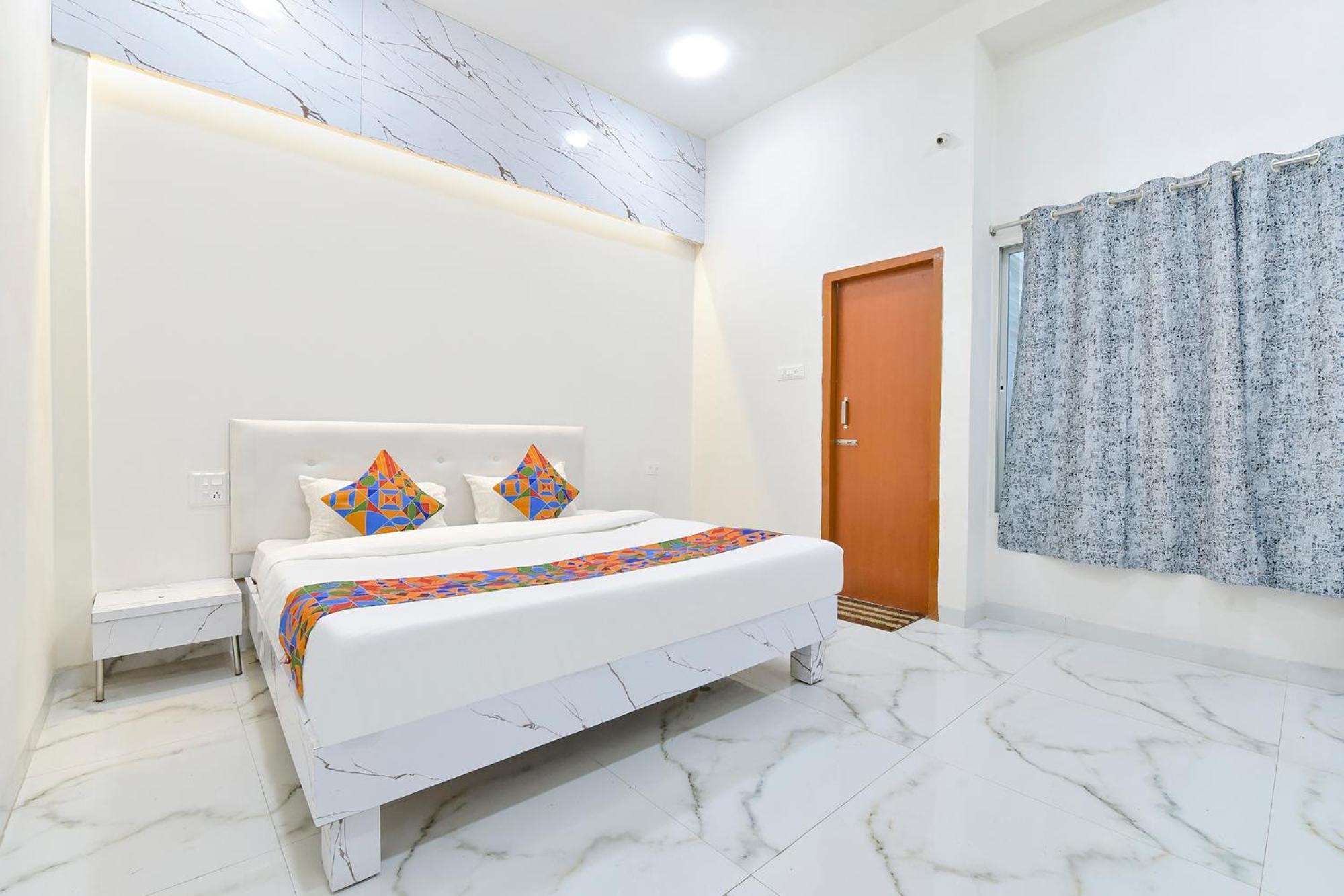 Fabhotel Grand Embassy Indore Exterior photo